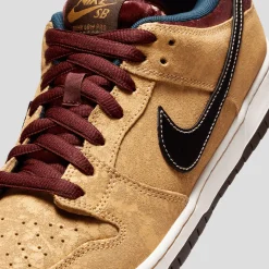 Nike SB Dunk Low Pro 'City of Cinema' - Celestial Gold / Black-Team Re