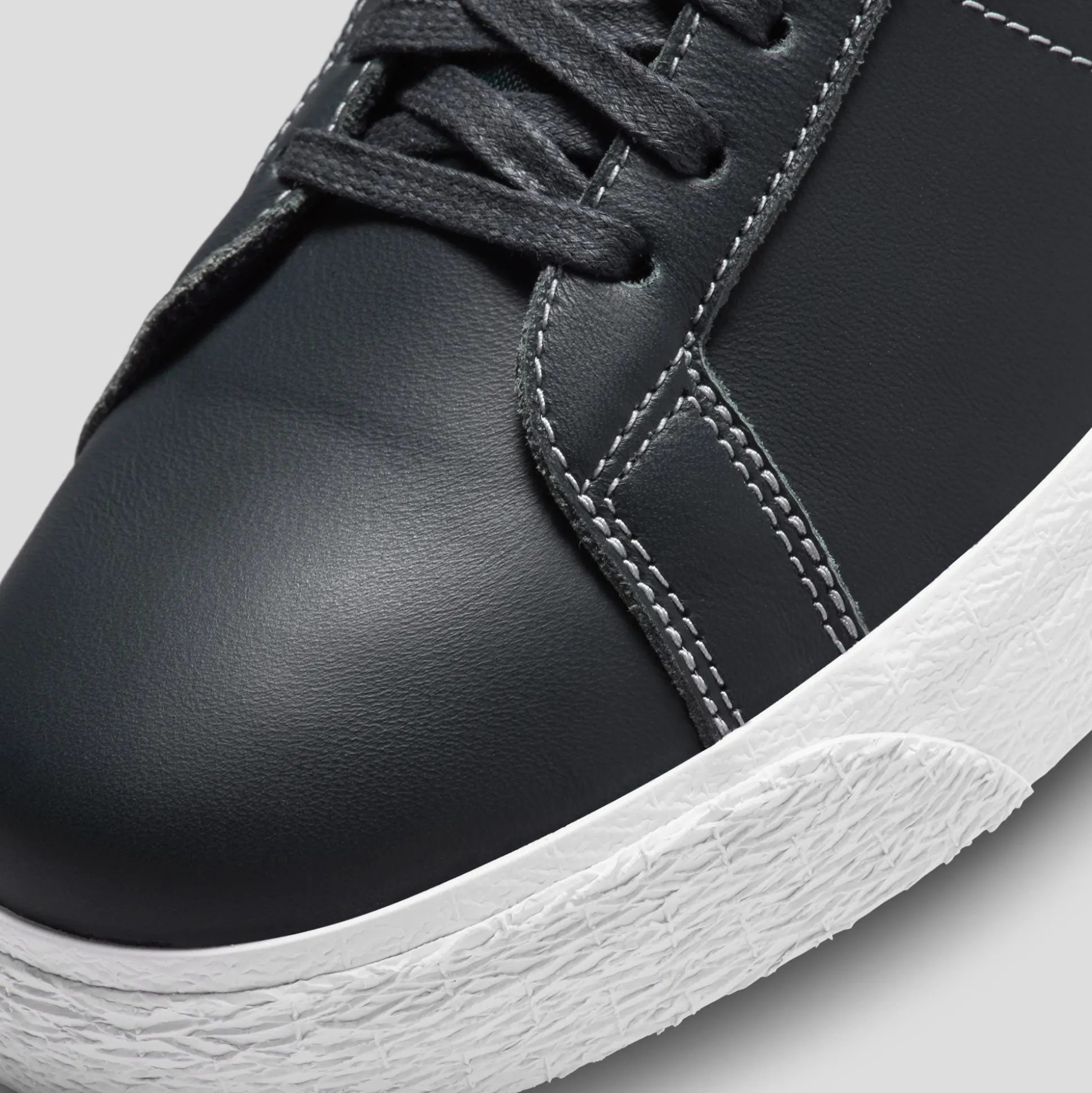 Nike SB Zoom Blazer Mid Mason Silva - Dark Obsidian / Metallic Silver