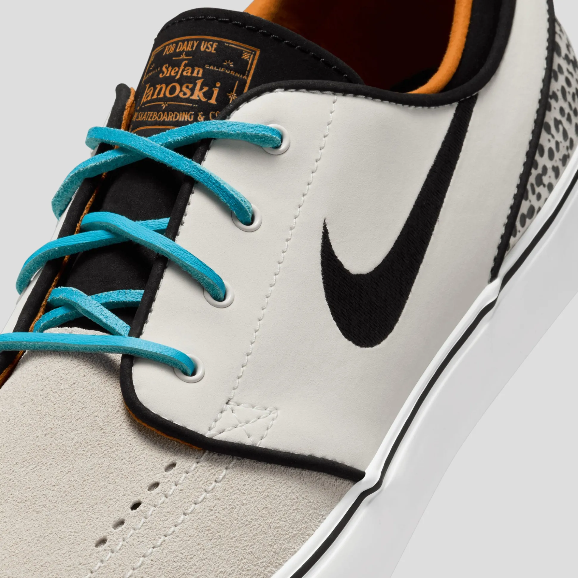 Nike SB Zoom Janoski OG + Olympic Safari - Phantom / Chlorine Blue-Bla