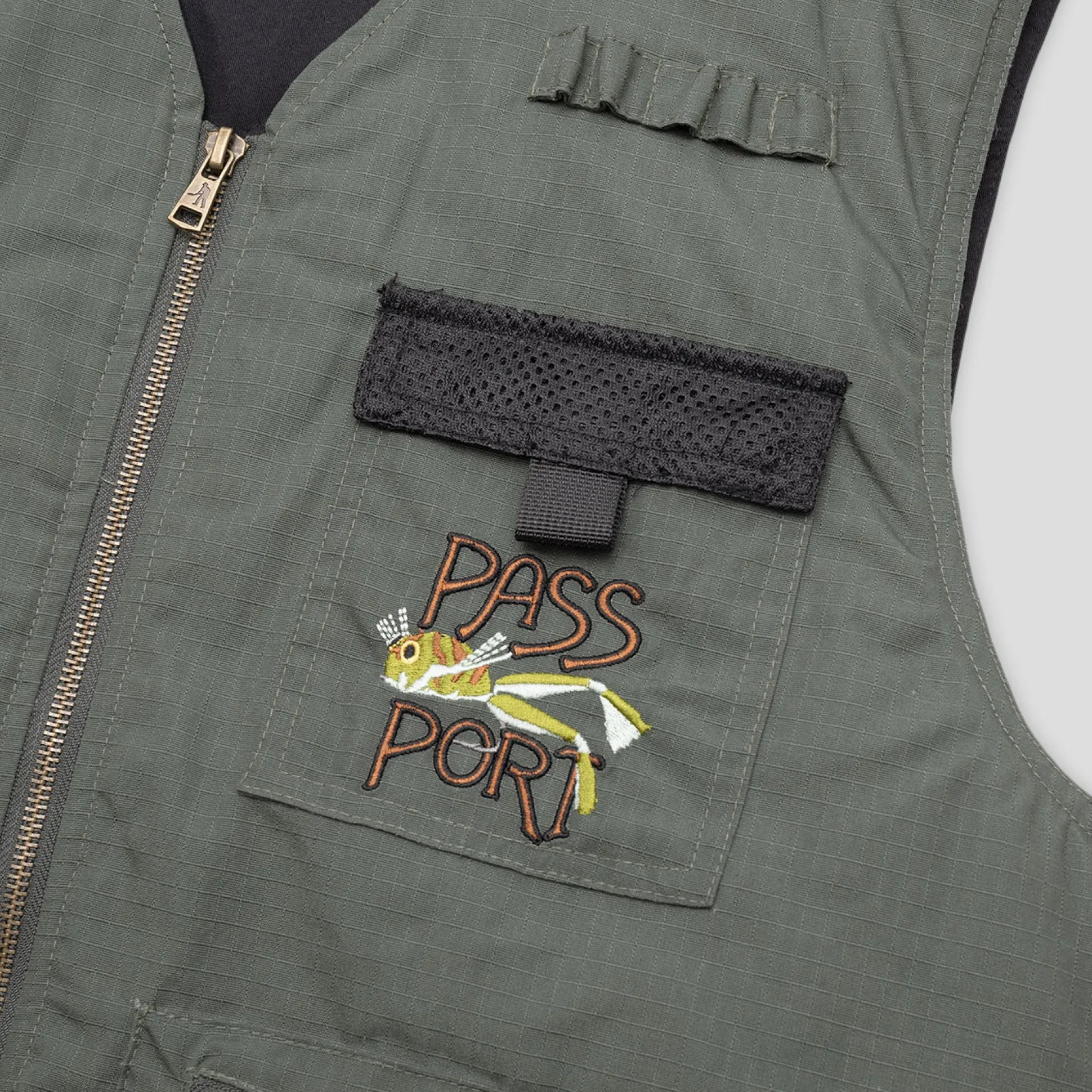 Pass~Port Frog Lure Ripstop Fishing Vest - Moss